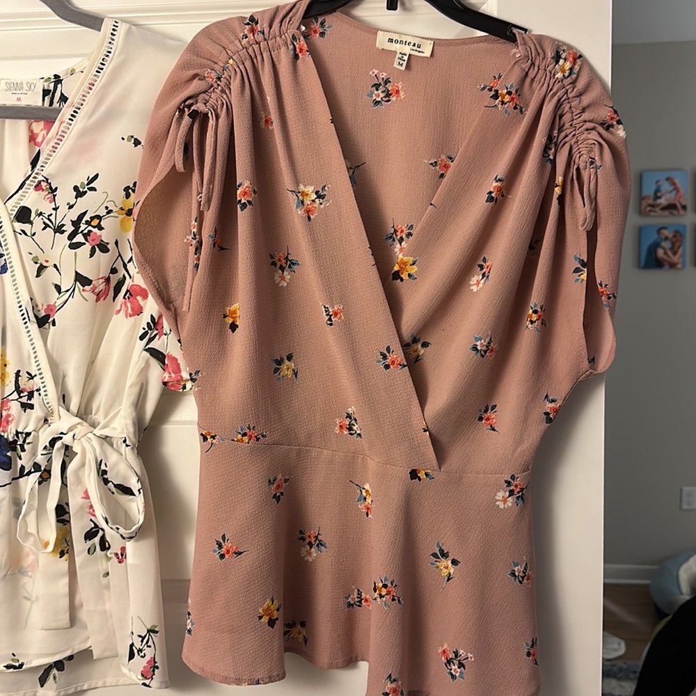 2 Blouse Set (M/L) - Picture 3 of 4